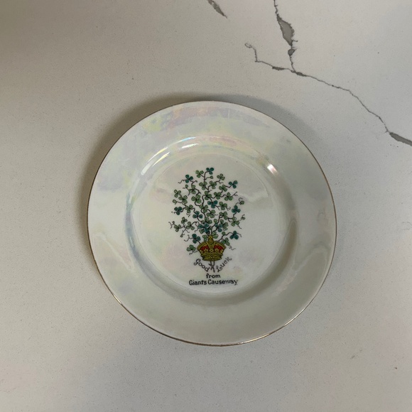 Irish China Good Luck Souvenir Plate from Giants Causeway A & S Arcadian 6.25” - Picture 2 of 5